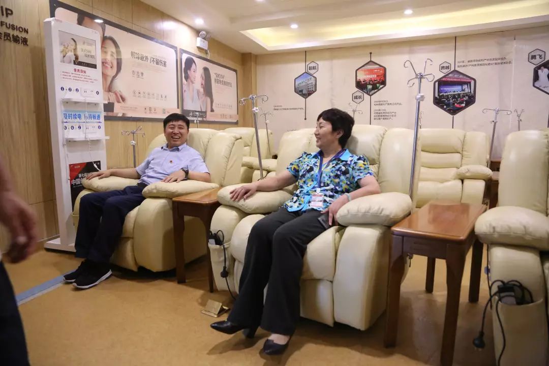 热烈欢迎经三商圈曹永彬书记莅临郑州美中商都妇产医院参观指导