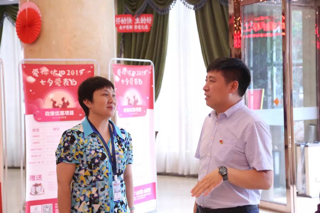 热烈欢迎经三商圈曹永彬书记莅临郑州美中商都妇产医院参观指导
