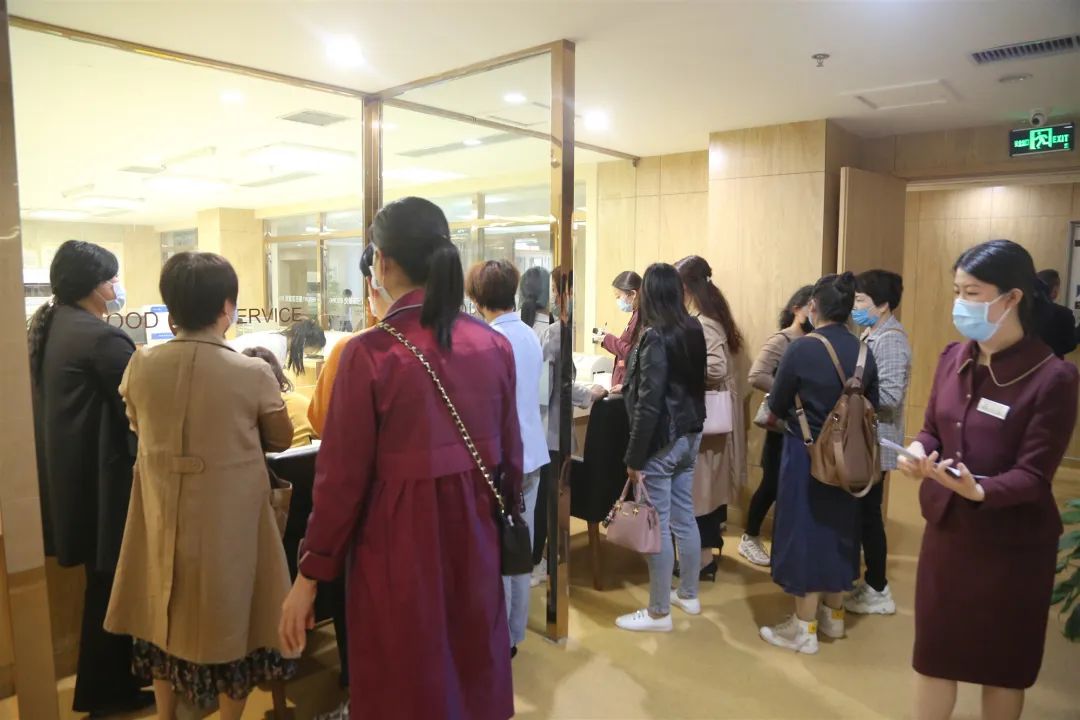 郑州美中商都妇产医院母亲节公益活动